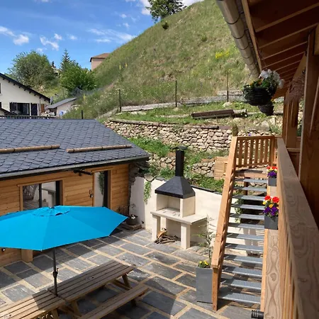 Maison Canelle Le Clos Des Ours Holiday home Matemale