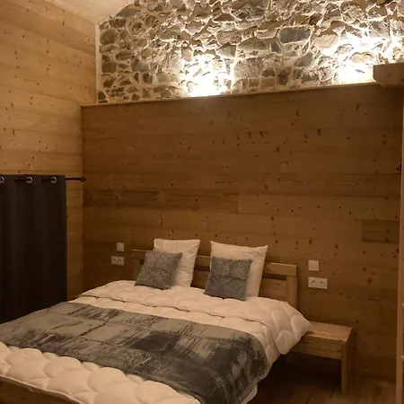 Maison Canelle Le Clos Des Ours Holiday home Matemale